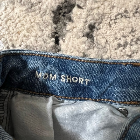 American Eagle Cuffed Hem Mom Shorts - Picture 2 of 5